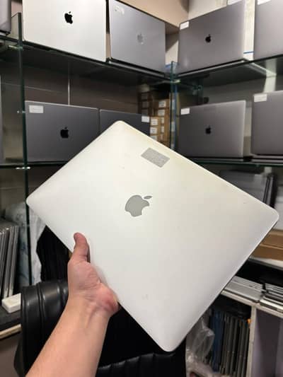 Apple MacBook Pro 2015 15” Core i7 16GB RAM | 512GB SSD 2GB Graphics