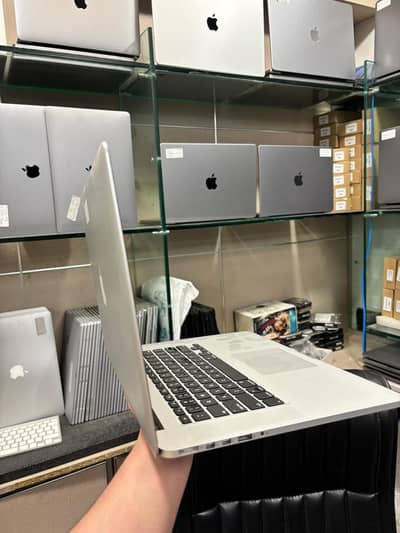 Apple MacBook Pro 2015 – 13” | Core i5 | 8GB RAM | 256GB SSD