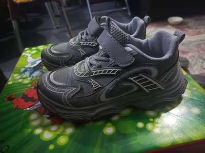 used like new shows and sendals