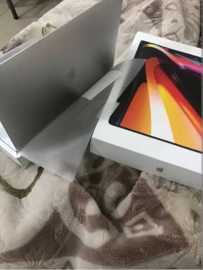 Apple MacBook pro m2 16gb 1tb with box