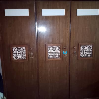 4 pec bedroom set  without metteres