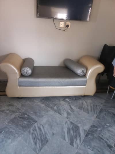 2 coffee chair with coffee table and deewan