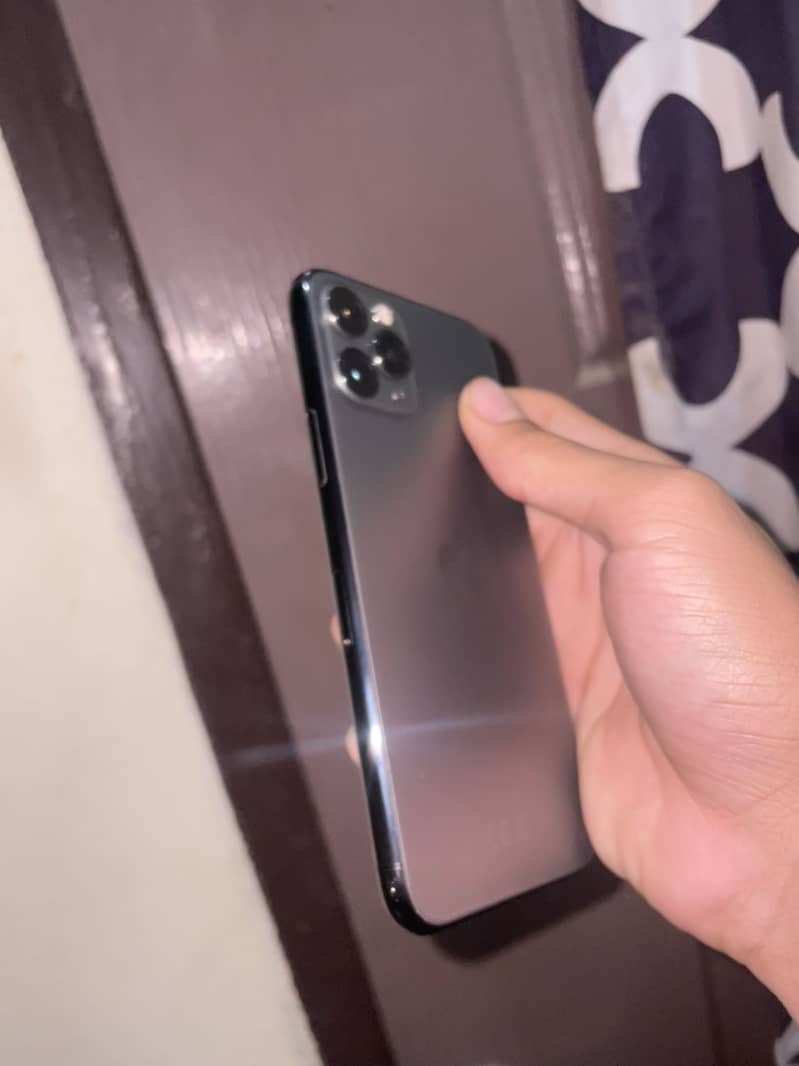 iPhone 11 Pro 2