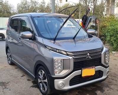 Mitsubishi Ek-x hybrid Model 2021. Register 2022 June first owner.