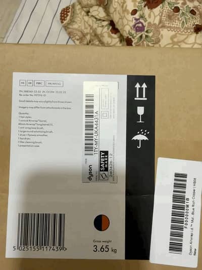 Dyson Airwrap Box packed