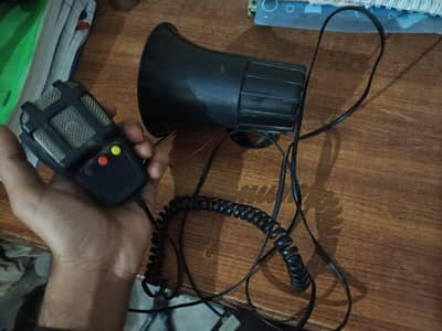 hooter and police lights