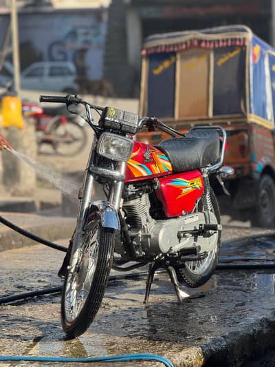 Honda 125 2025 model with 2026 sticker