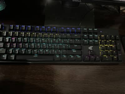 Full-Size RGB Gaming Keyboard – Great for Gaming & Work