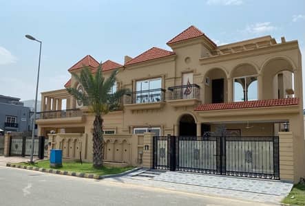 10 MARLA BRAND NEW HOUSE AVAILABLE FOR RENT