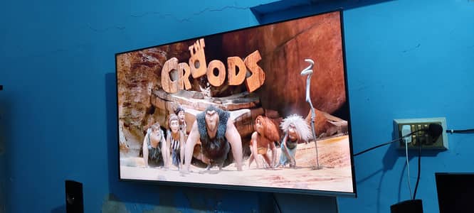 AKAI International Smart TV 4K UHD