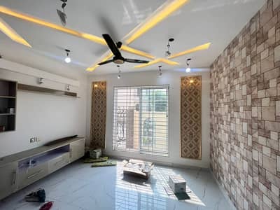 3 Marla Furnished Flat Available For Rent.