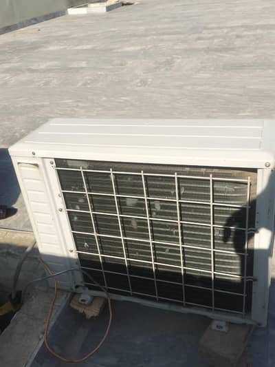 1 tone AC   good condition