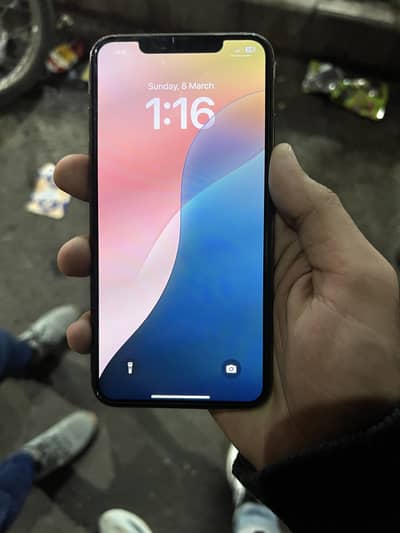 Hey im selling iphone x s max pta approved 256