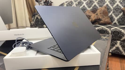 Apple Macbook Air 2024 with Box, M3 Chip, 15Inche ,256GB SSD,16GB Ram