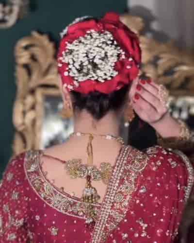 Female Salon staff is required