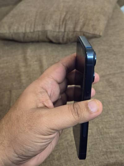 iphone 15 pro brand new condition 256gb