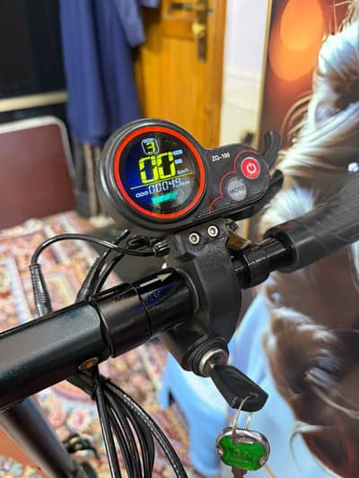 Dubai Electric scooter Top speed 50kmh 10/9 condition Red black colour