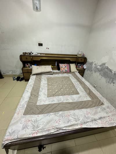 Solid Old Bed with Dressing Table