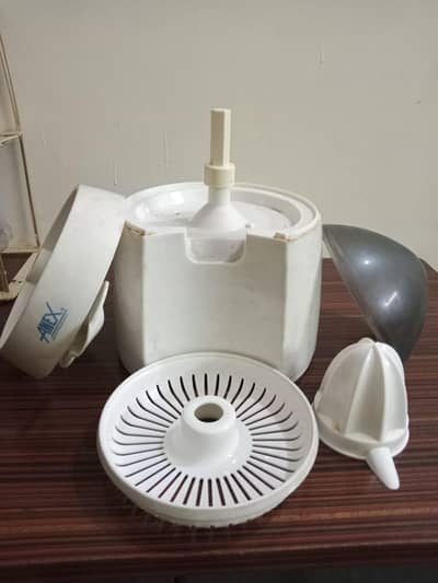 Electric Orange Juicer Machine – Complete Set – Excellent Condition