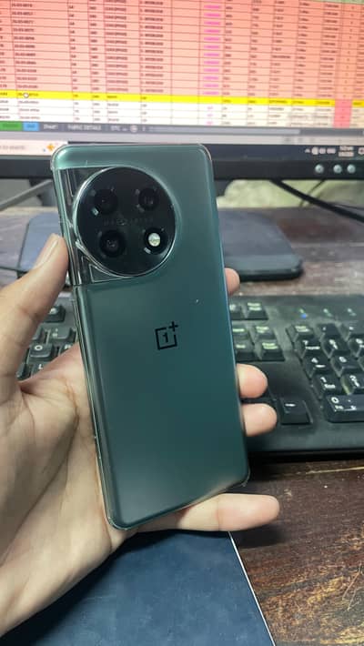 ONE PLUS 11 5G (16/256GB)