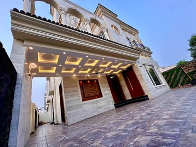 10 Marla Spanish House for Sale in Bahria Orchard Phase 1 Central Block Comfortable & Stylish Living