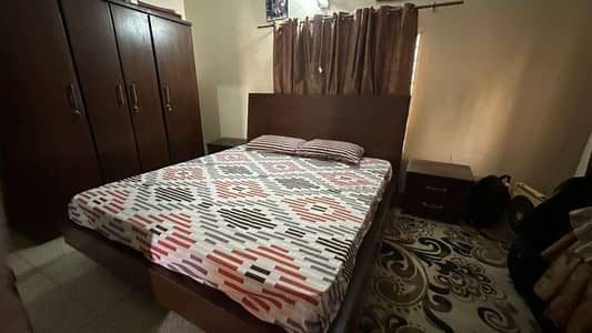 Luxury Bed room Set Urgent Sale