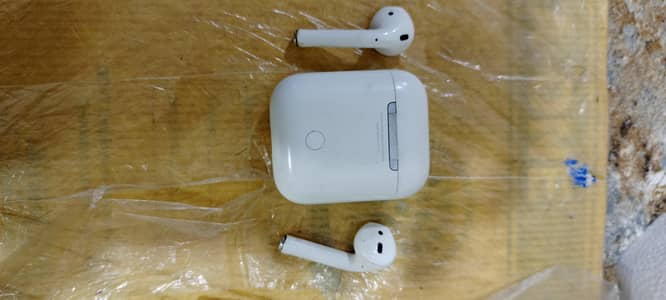 apple  original air. condition 10 by 10 all okay urgent sell
