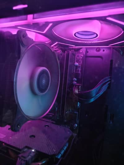 Selling DDR4 Ram 8GB 2 Sticks 8x2