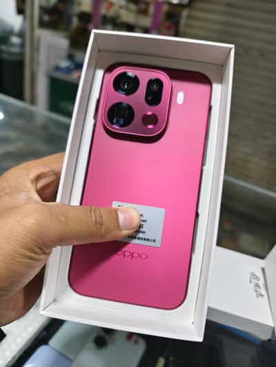 Oppo Find X9 Pro Red Velvet Colour