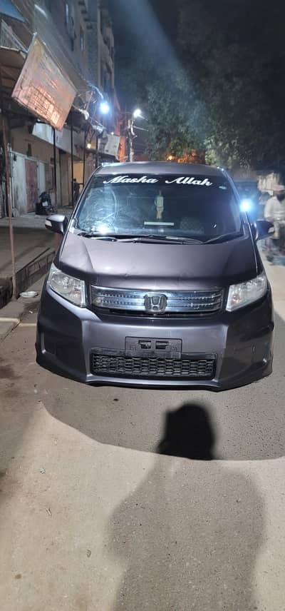 HONDA FREED / SPIKE HYBRID CAR BUMPER TO BUMPER GENUINE