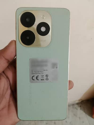 Tecno spark 20c. 4/128