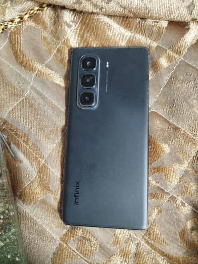 infinx hot 50 pro + box charger available 8/256