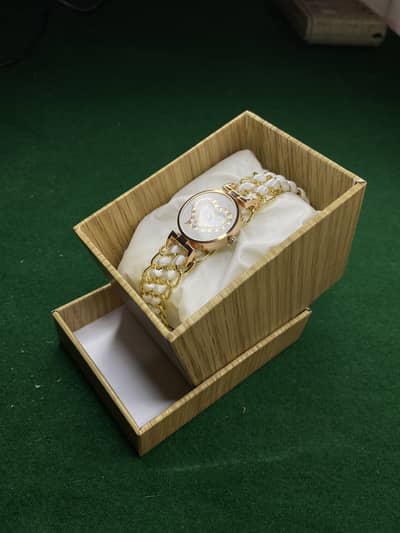 Ladies braclet watch-White colour