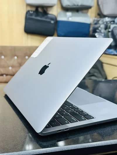 Mac 2018 pro mint condition