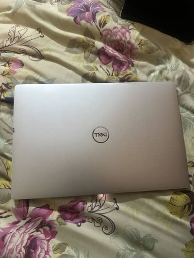 Dell xps 13" inch i7 8th gen 256ssd 8gb ram