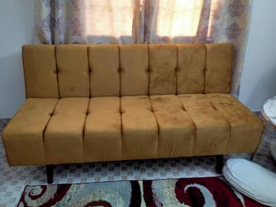 3 seater sofa cumbed premium quality article
