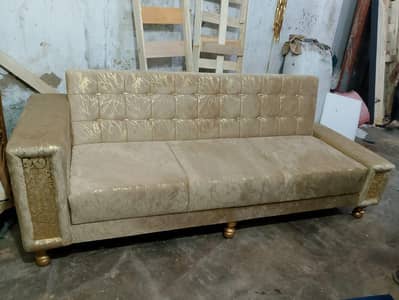 3 seater sofa cumbed premium quality article
