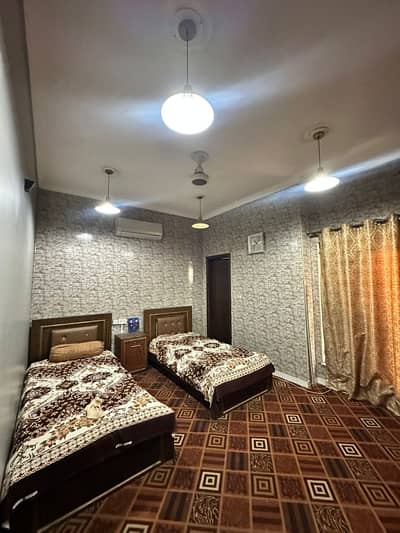 6.1 Marla Like New House For Sale In Bahria Town Lahore With 3 Bed Accommodation