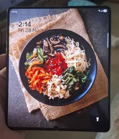 Samsung Galaxy z fold 4 box all accessories