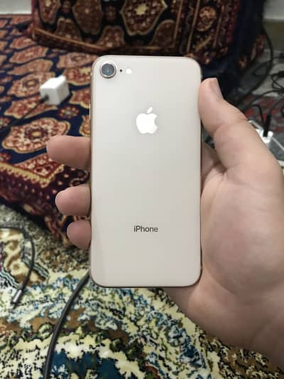 IPHONE 8 NON PTA 64 GB .