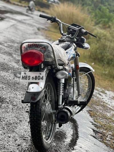 model 2025file clear condition 10 by 10 need money