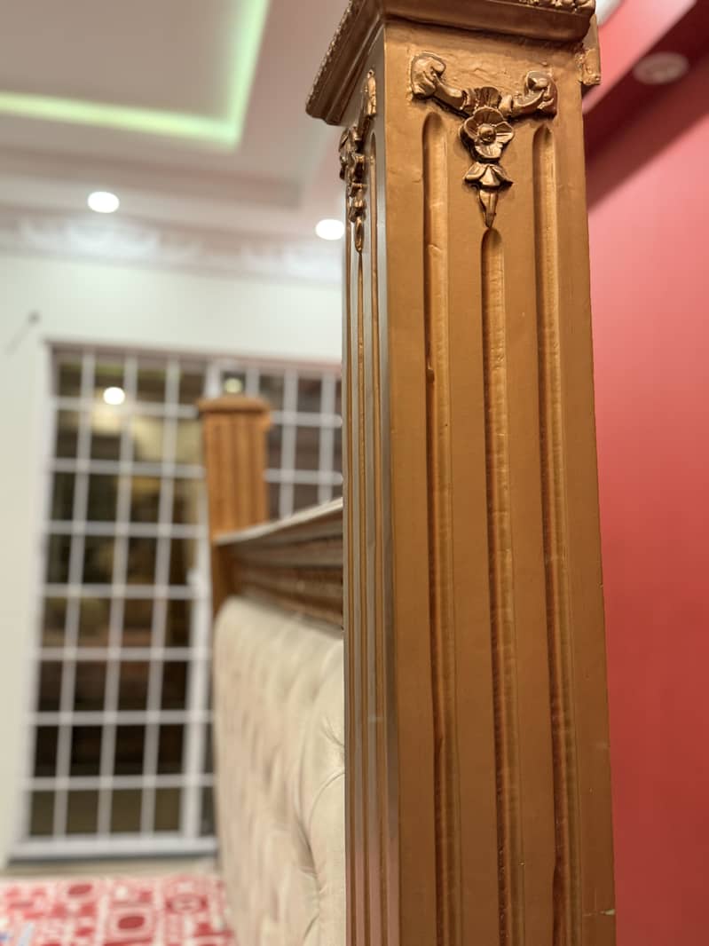 bed plus side tables 4