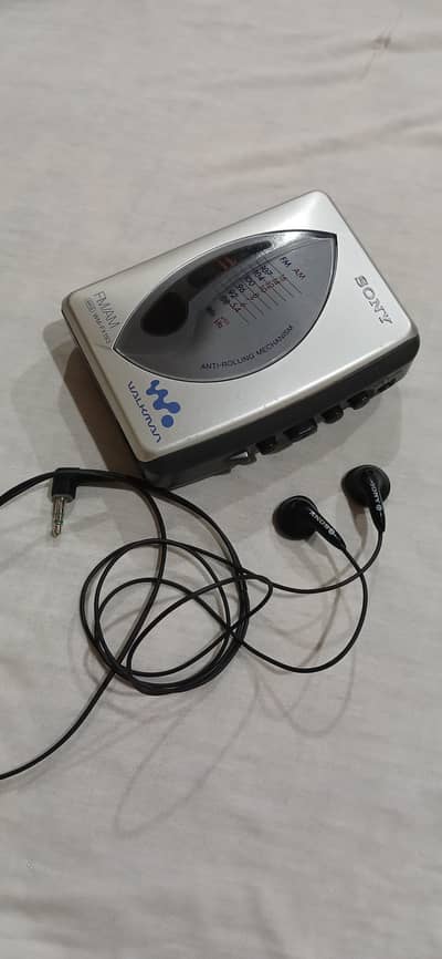 Sony Walkman WM-FX193 FM/AM Radio Cassette Player