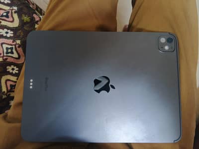 iPad Pro M4 256 GB 11 inch battery health 98 full box