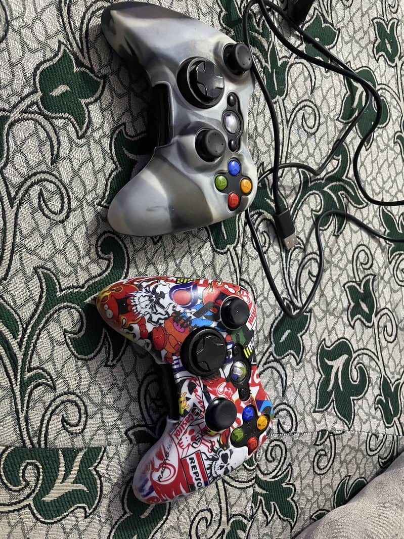 Xbox 360 E With Basic Games 1