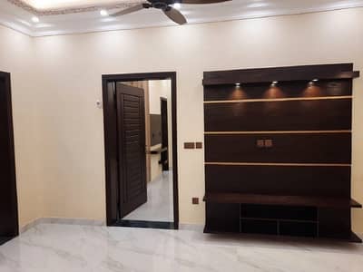 10 Marla Upper Portion Available For Rent In Chambelli Block Bahria Town Lahore