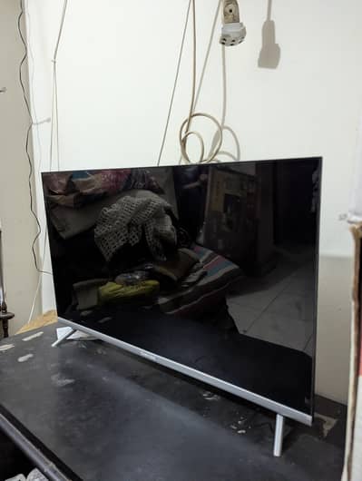 32 Inches Smart Lcd. voice command remote