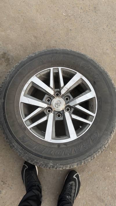 Rim and tyre for sale 17 inch