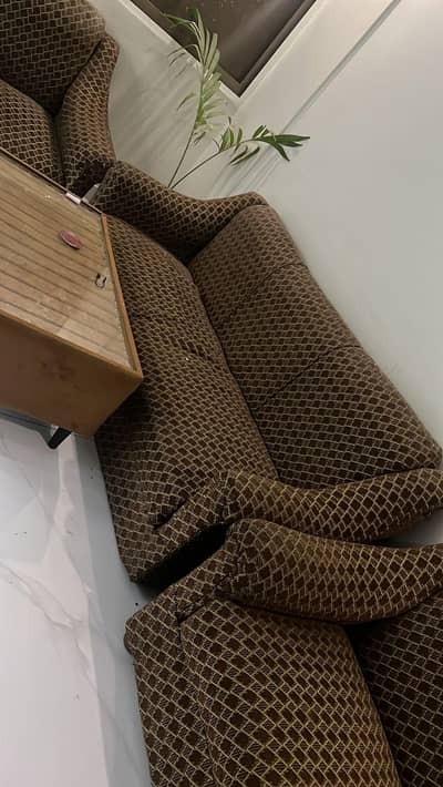 5 seater sofa set in good condition.