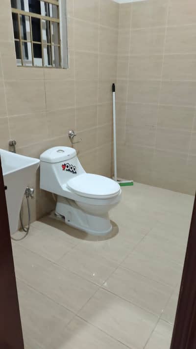 10 Marla 2nd Floor 2 Bed Portion D1 Block Johar Town For Rent Send Message On My WhatsApp & I Will Send Video